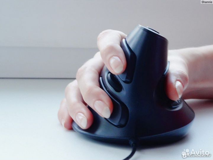 Вертикальная мышь проводная dexp KM-3008BU