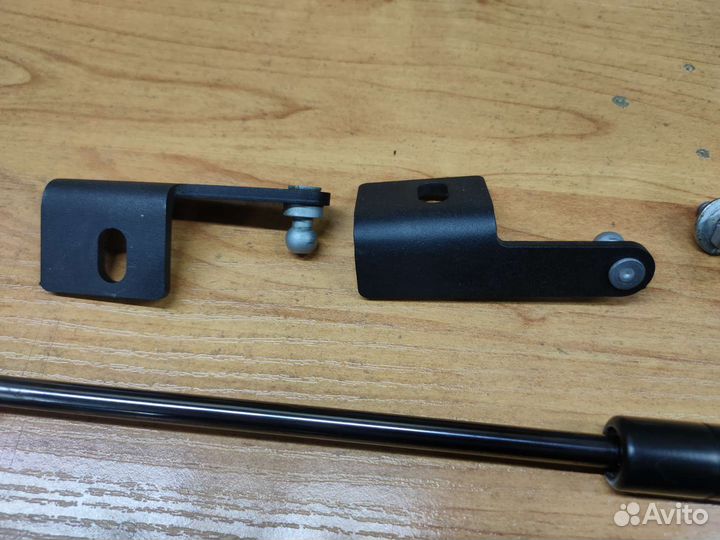 Амортизаторы/упоры капота Teana J32