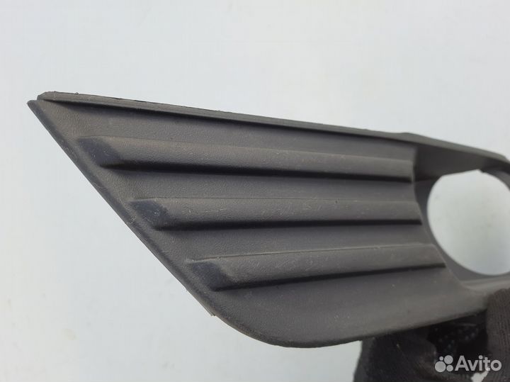 Накладка противотуманной фары левая Ford Focus 2