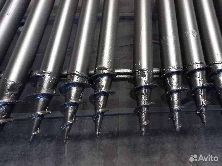 Винтовые сваи разных размеров. Доставка