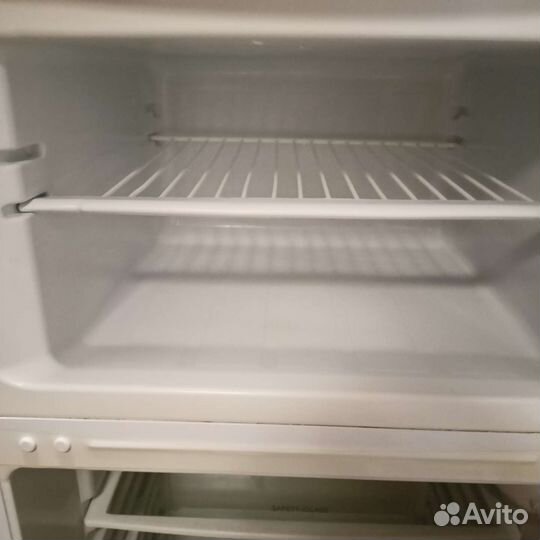Холодильник бу indesit