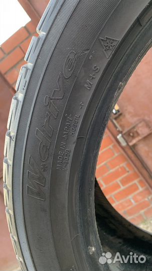 Yokohama W.Drive V902 295/40 R21