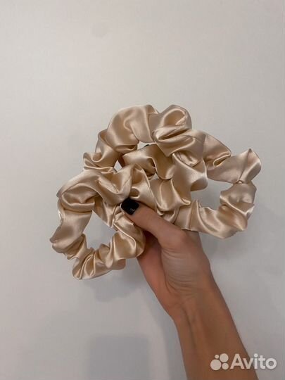 Резинка для волос ручной работы