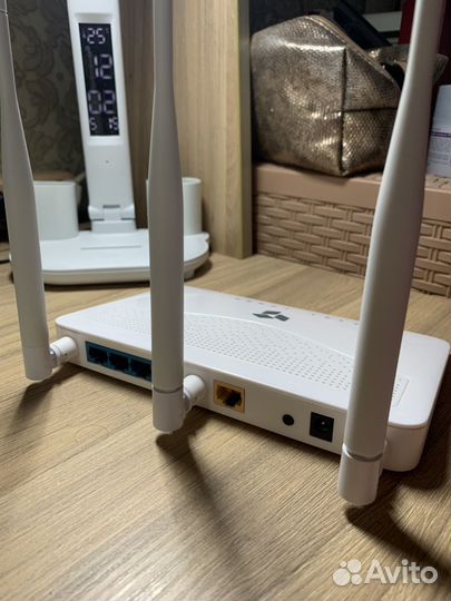 Wi-Fi роутер SNR