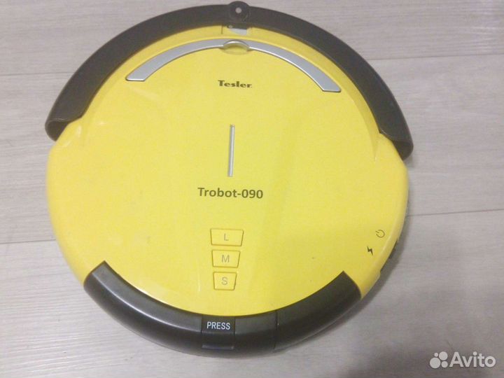 Робот пылесос Tesler Trobot 090