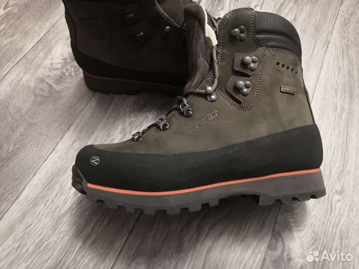 Трекинговые ботинки мужские Trezeta 44 размера