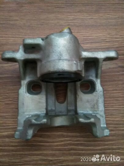 Суппорт тормозной VW T4