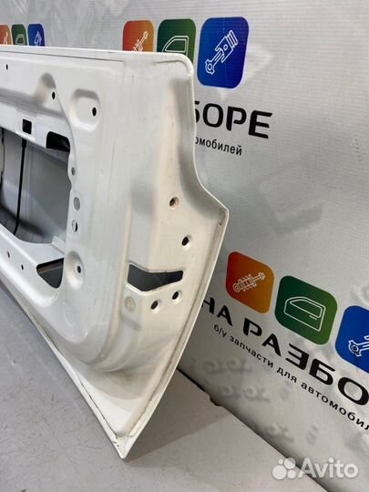 Крышка багажника Toyota Land Cruiser 200 2UZ-FE