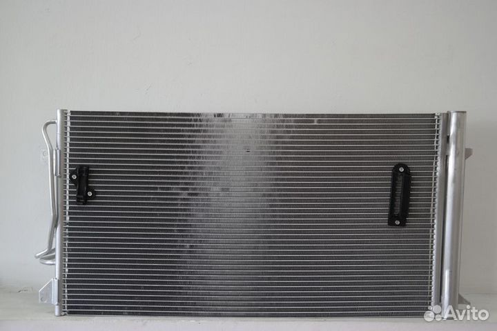 Радиатор кондиционера Ауди Q7 03-10