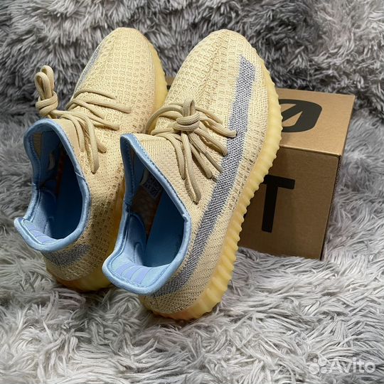 Adidas Yeezy Boost 350 v2 Женские Кроссовки