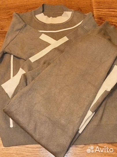 Женский трикотажный костюм