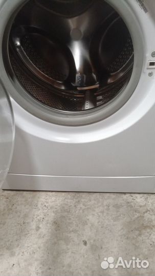 Продаю стиральную машину индезит