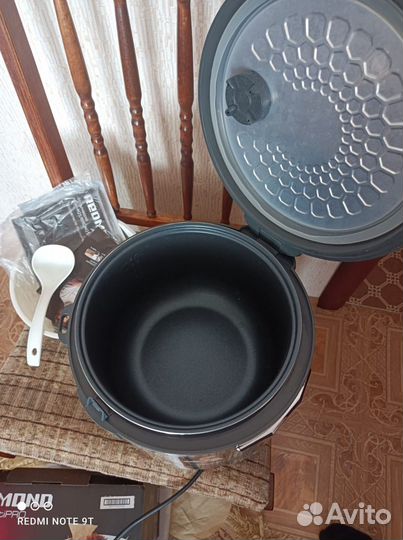 Мультиварка Redmond