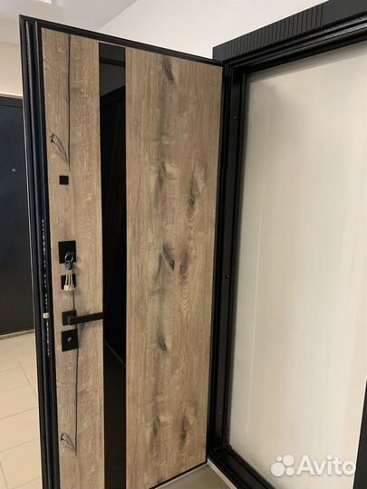 Входная дверь новая от производителя