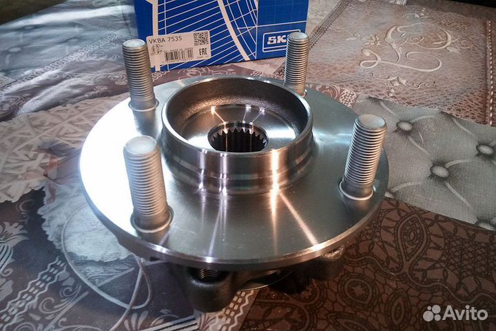 Ступица с подшипником на nissan tiida