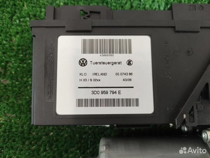 Мотор стеклоподъёмника задний правый volkswagen T