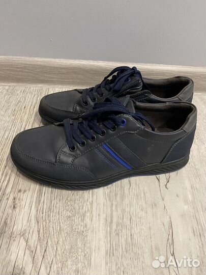 Ботинки кроссовки 38