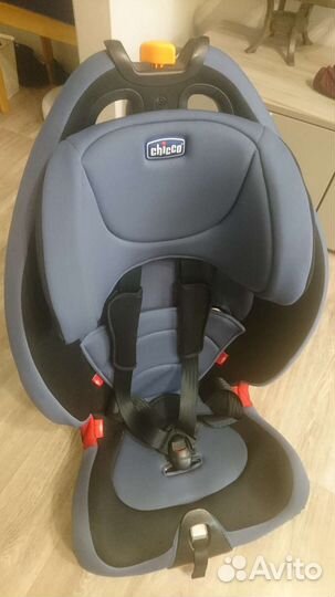 Автокресло детское Chicco Gro-Up Италия