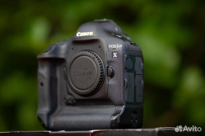 Профессиональный полный кадр Canon 1DX пробег 45т
