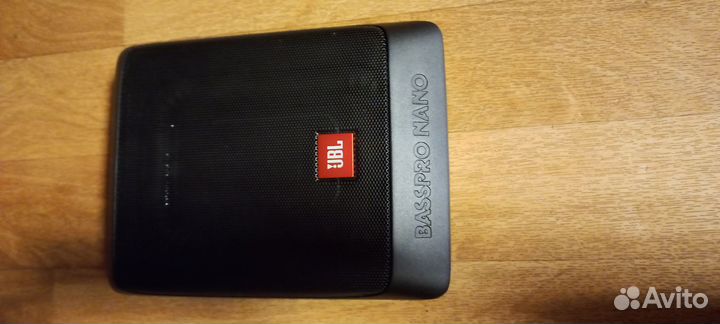 Под сиденье Активный Сабвуфер.+ кондецатор