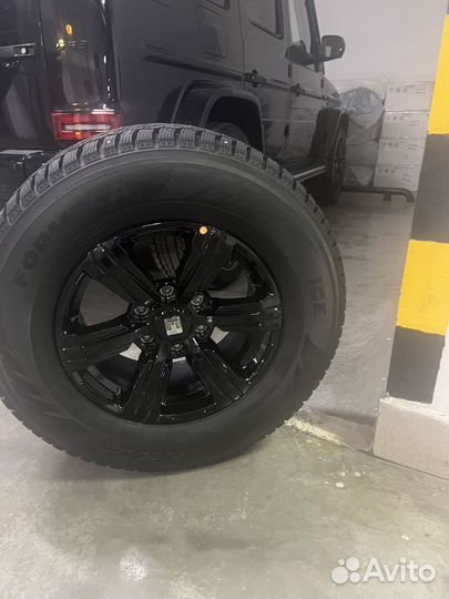 Pirelli formula ice 265/65 R17 с дисками Tank 300