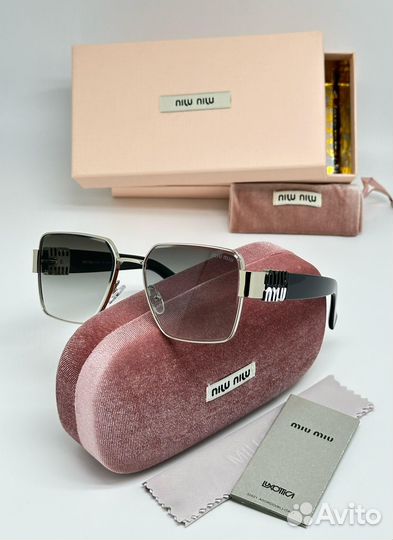 Солнцезащитные очки Miu Miu новинка