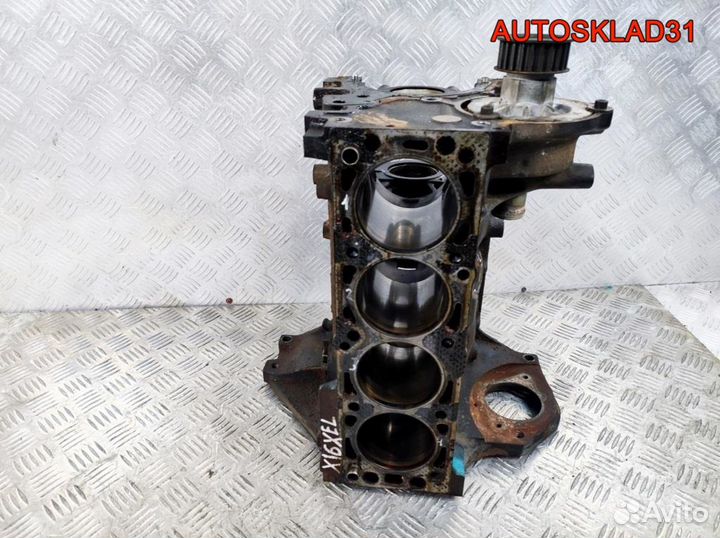 Блок цилиндров Opel Astra G 1,6 X16XEL 90400054