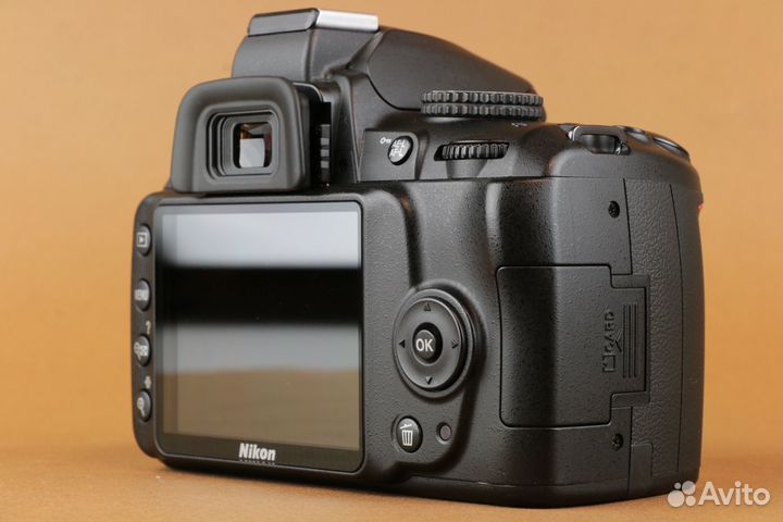 Nikon D3000 (id 67139)