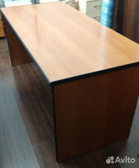 Стол письменный офисный