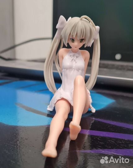 Фигурка аниме девочка