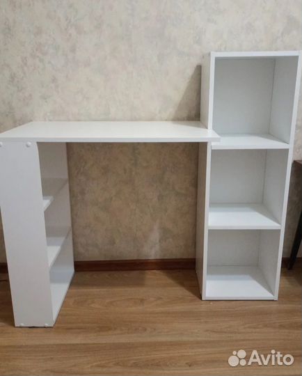 Письменный стол,компьютерный.Разные цвета