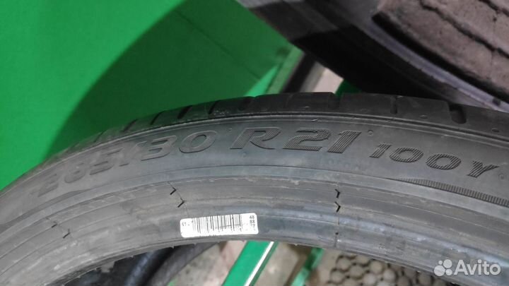 Pirelli P Zero PZ4 285/30 R21 100Y
