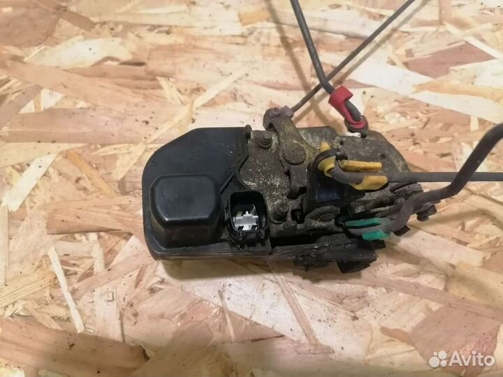 Замки дверей Dodge Stratus
