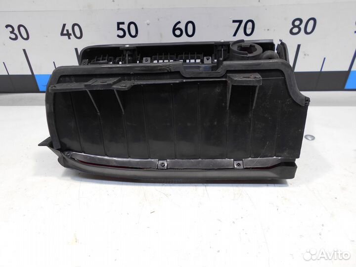 Фонарь задний правый Mitsubishi Pajero 1997-2004г