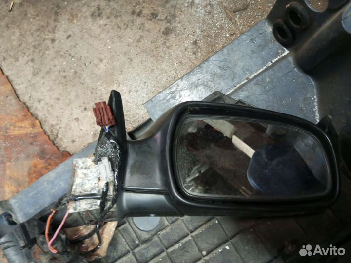 Зеркало правое nissan maxima а32