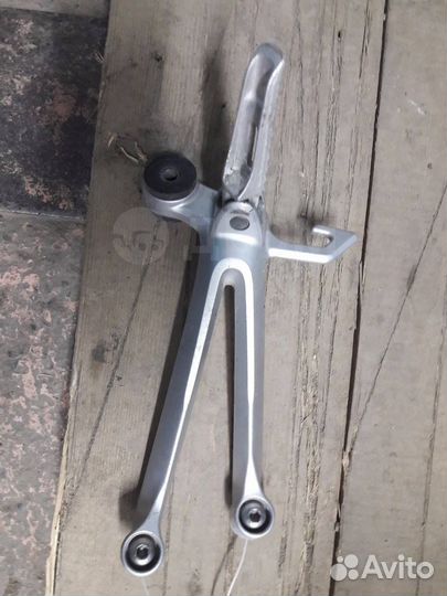 Подножки мотоцикла Suzuki GSX-R1000