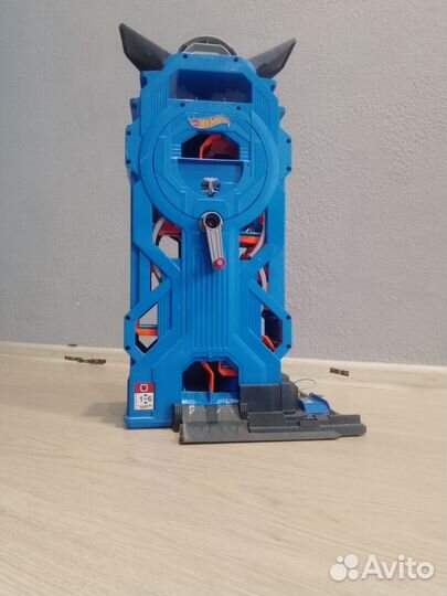 Мега гараж Hot wheels