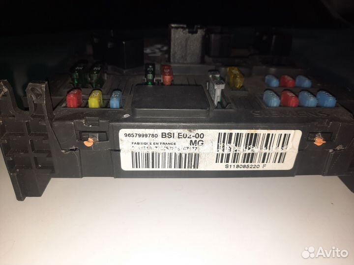 Блок предохранителей 9657999780 BSI E02-00