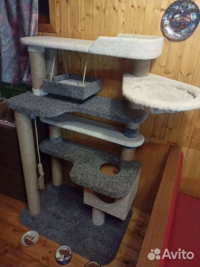 Когтеточки и домики для кошек