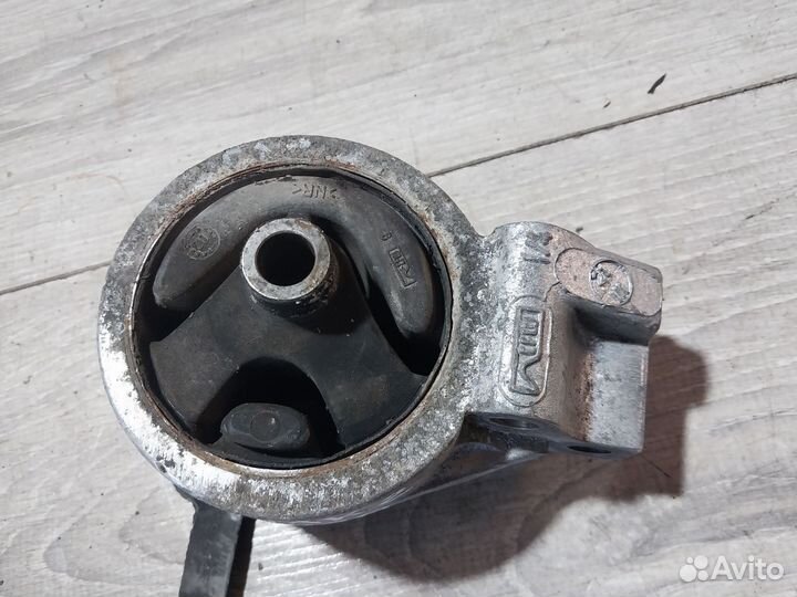 Опора МКПП Mitsubishi Carisma 1.6 4G92