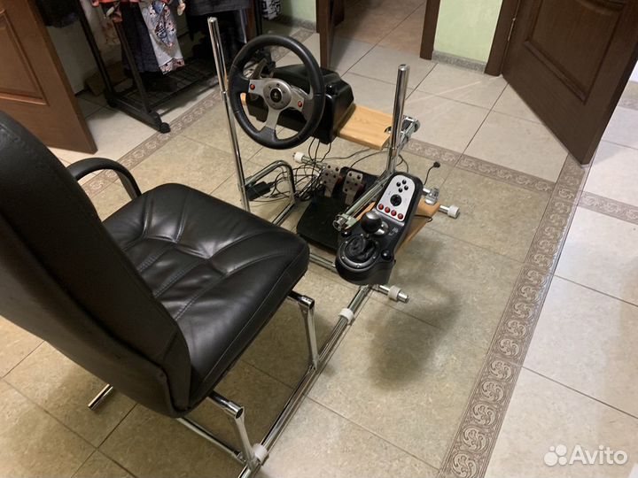 Стойка с креслом / кокпит для руля