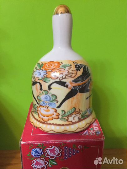 Колокол,кувшин,салфетница,солонки,сахарница