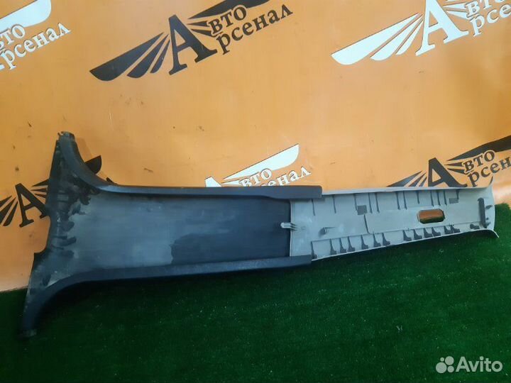 Обшивка стойки центральная правая Mitsubishi