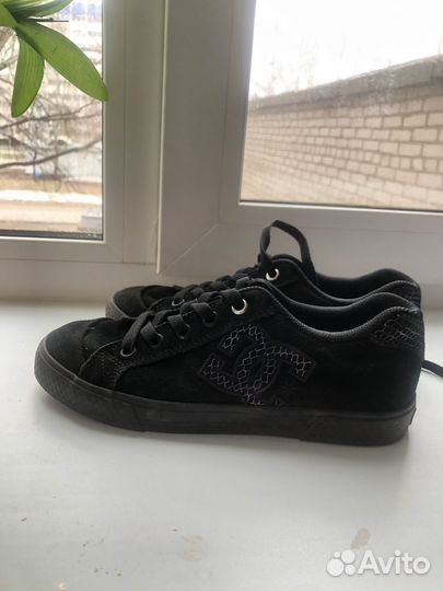 Dc shoes