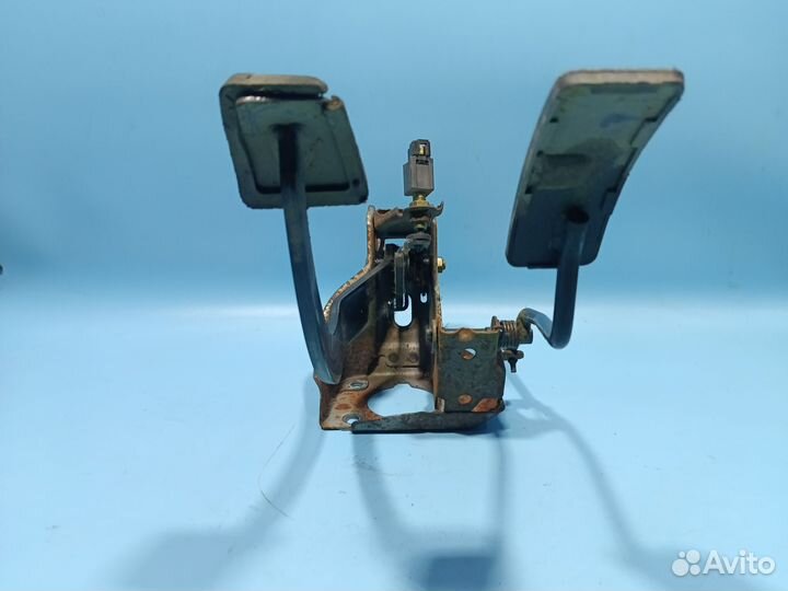 Педальный узел для Mitsubishi Lancer 6 1996-2003