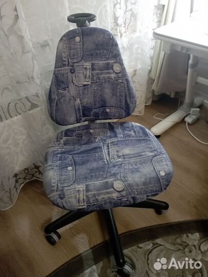 Детское школьное кресло