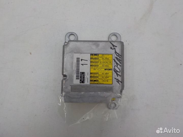 Блок управления подушками безопасности Lexus LX 57