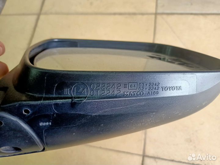 Зеркало Правое Toyota Hilux