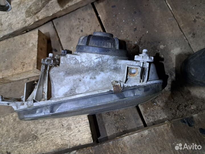 Фара Фольксваген гольф 3