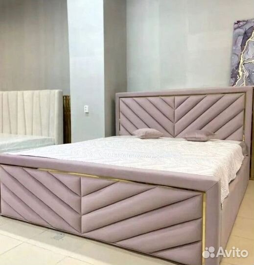 Кровать мягкая двуспальная на заказ